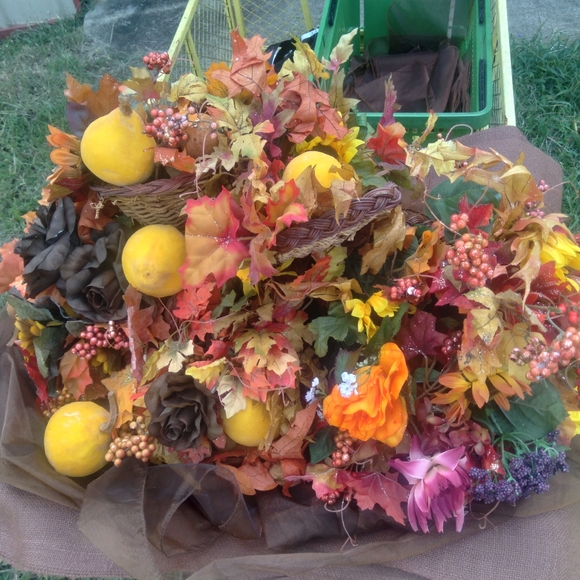 5 cornucopia baskets with faux fall arrangements - Picture 2 of 16